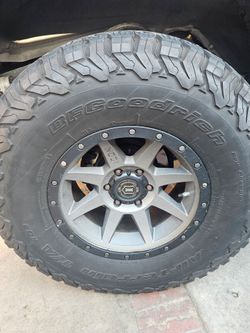 17" icon Wheels w/ 35" BFG Tires