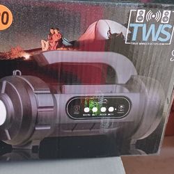 Bluetooth Tws Speaker With Fm Radio And Flashlight