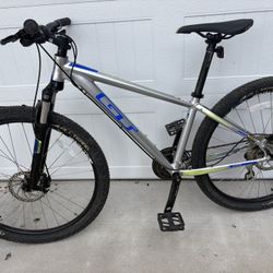For Sale:  GT Backwoods Sport Hardtail Mountain Bike – Size Small – $200