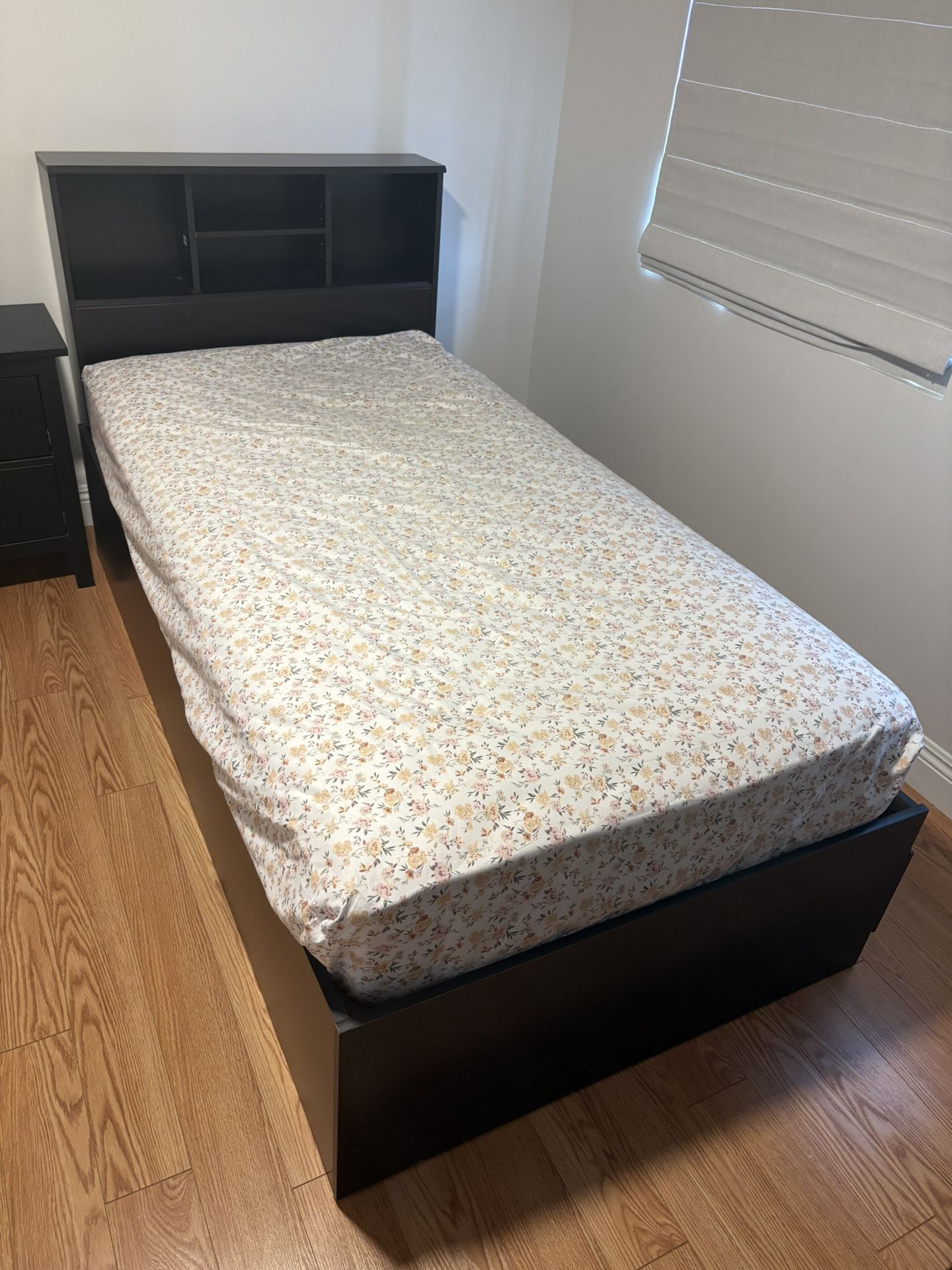 Twin Bed With Mattress