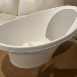 Snuggle Bathtub 🛀 