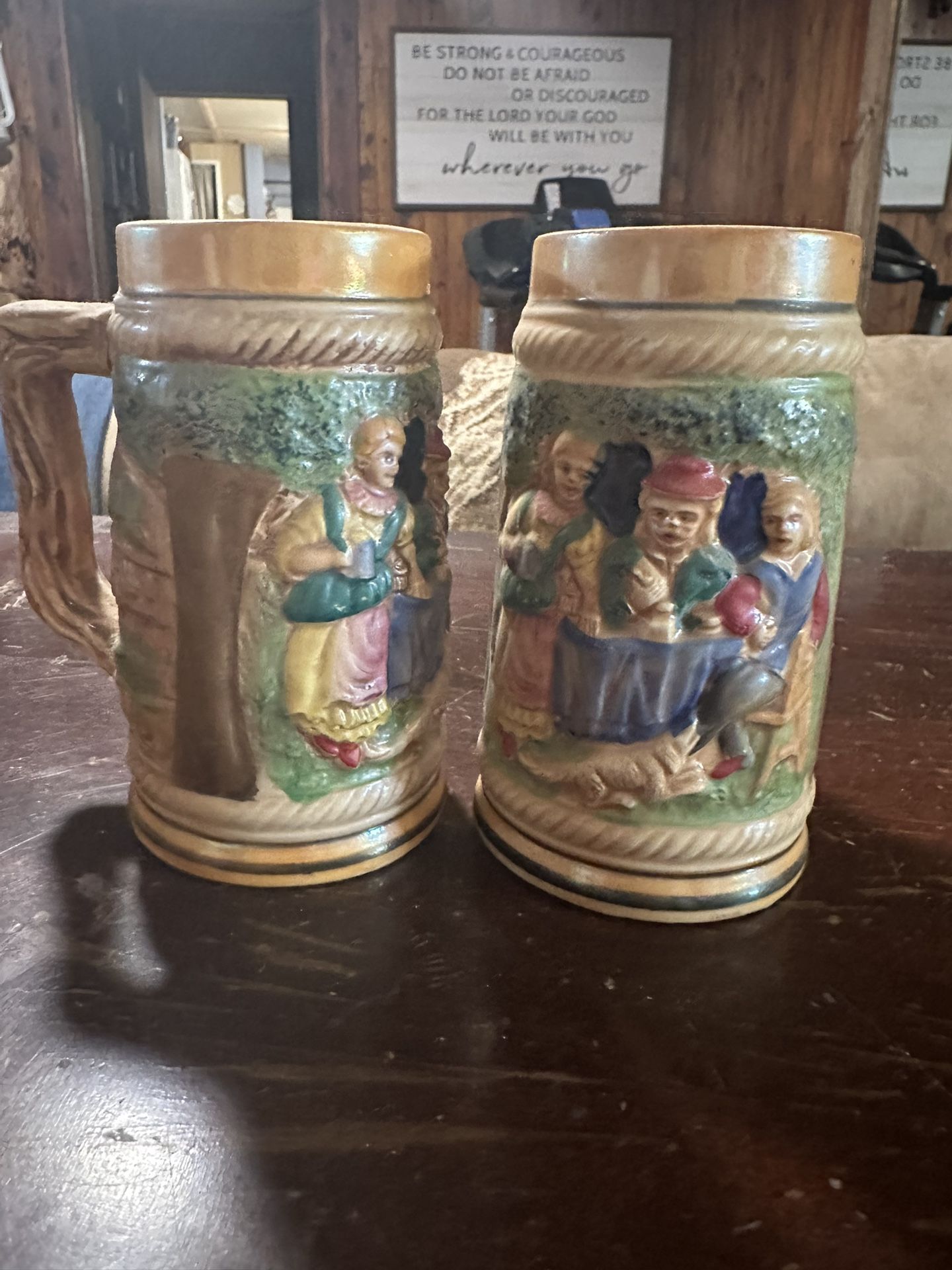 Vintage pair of mugs