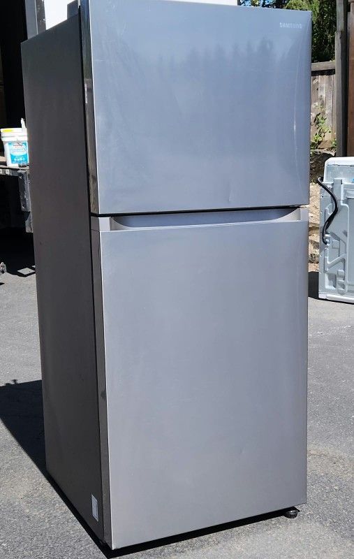 Samsung Refrigerator W30xD33xH66 Inches
