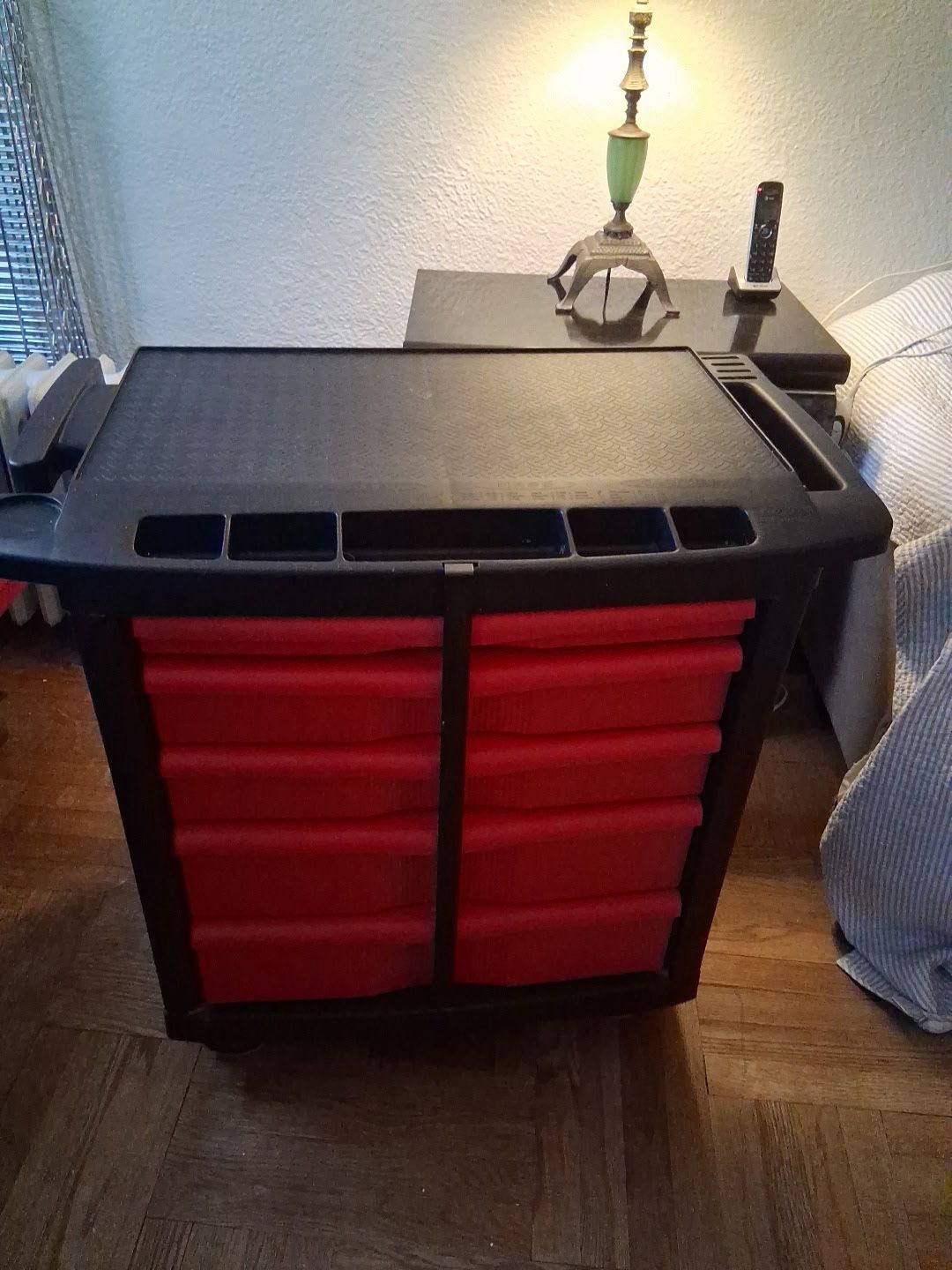 Rubbermaid Commercial FG773488BLA Five Drawer Tool Box