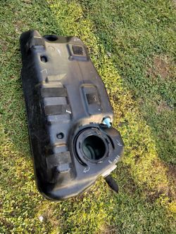 Fuel tank 2010 -2012 ford escape cap less