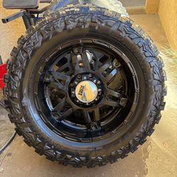 35x12.50R20LT Ford 8 lug wheels and tires