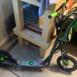 Mongoose Adults Scooter