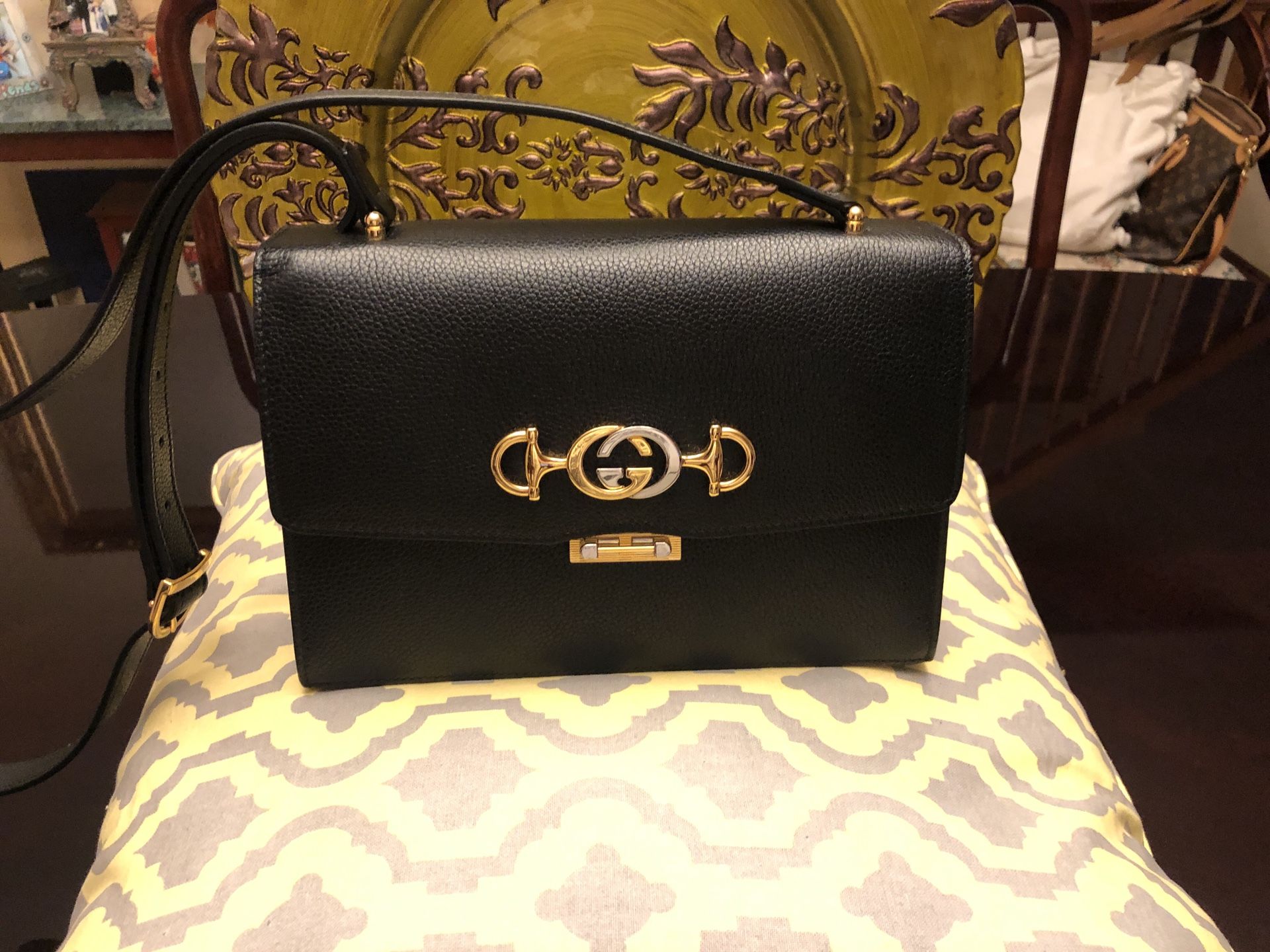 Authentic Gucci Zumi Black Shoulder bag small