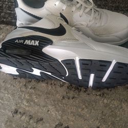 NIKE AIR MAX Excess Lightly Used...Size 11.......& Free..Smart Watch 