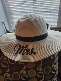 Honeymoon Mrs hat