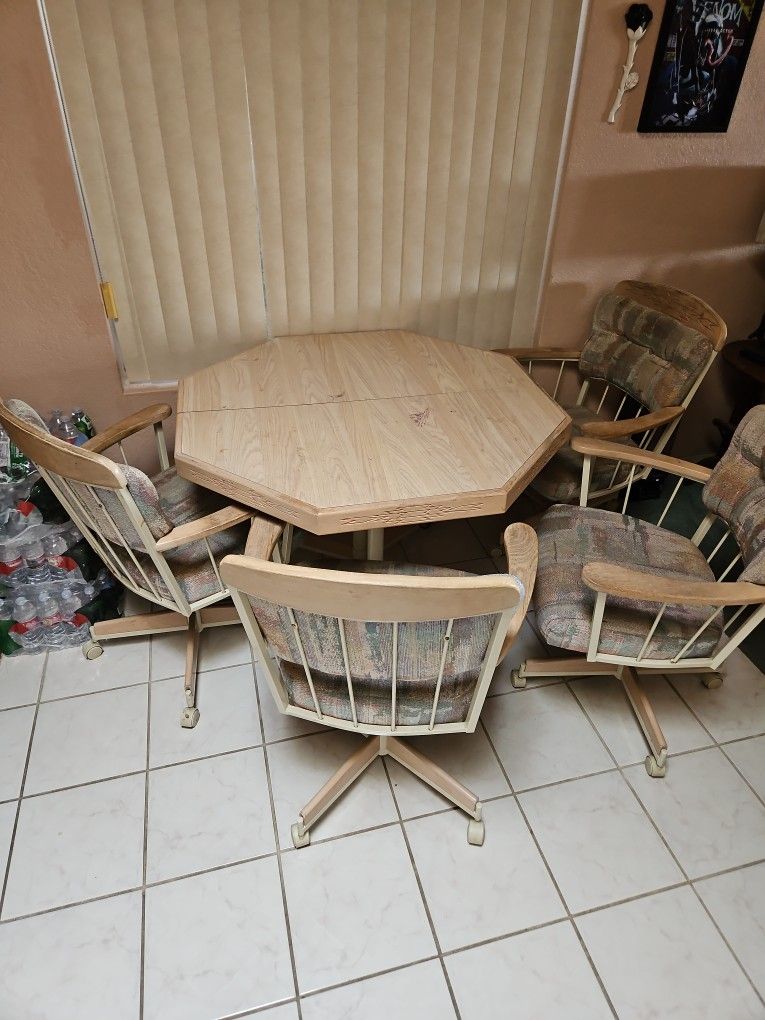 Octagon Kitchen Table With 4 Chairs