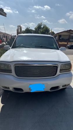 2000 Cadillac Escalade