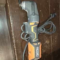 Ridgid Oscillating Tool ( R28700 )  USED