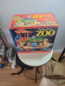 Vintage 1984 Fisher Price Little People Zoo #916 In Original Box 