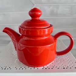 Vintage Waechtersbach large 6 cup coffee/ tea pot  7 1/2” tall x approx 10” wide  Great condition no chips cracks or paint loss