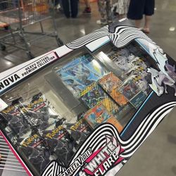 Pokémon TCG Unova Heavy Hitters Costco Premium Collection Box
