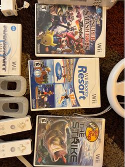 Nintendo Wii Bundle - Mario Kart, Zelda Skyward Sword, Wii Sports Resort, Smash Bros + 3 Controllers