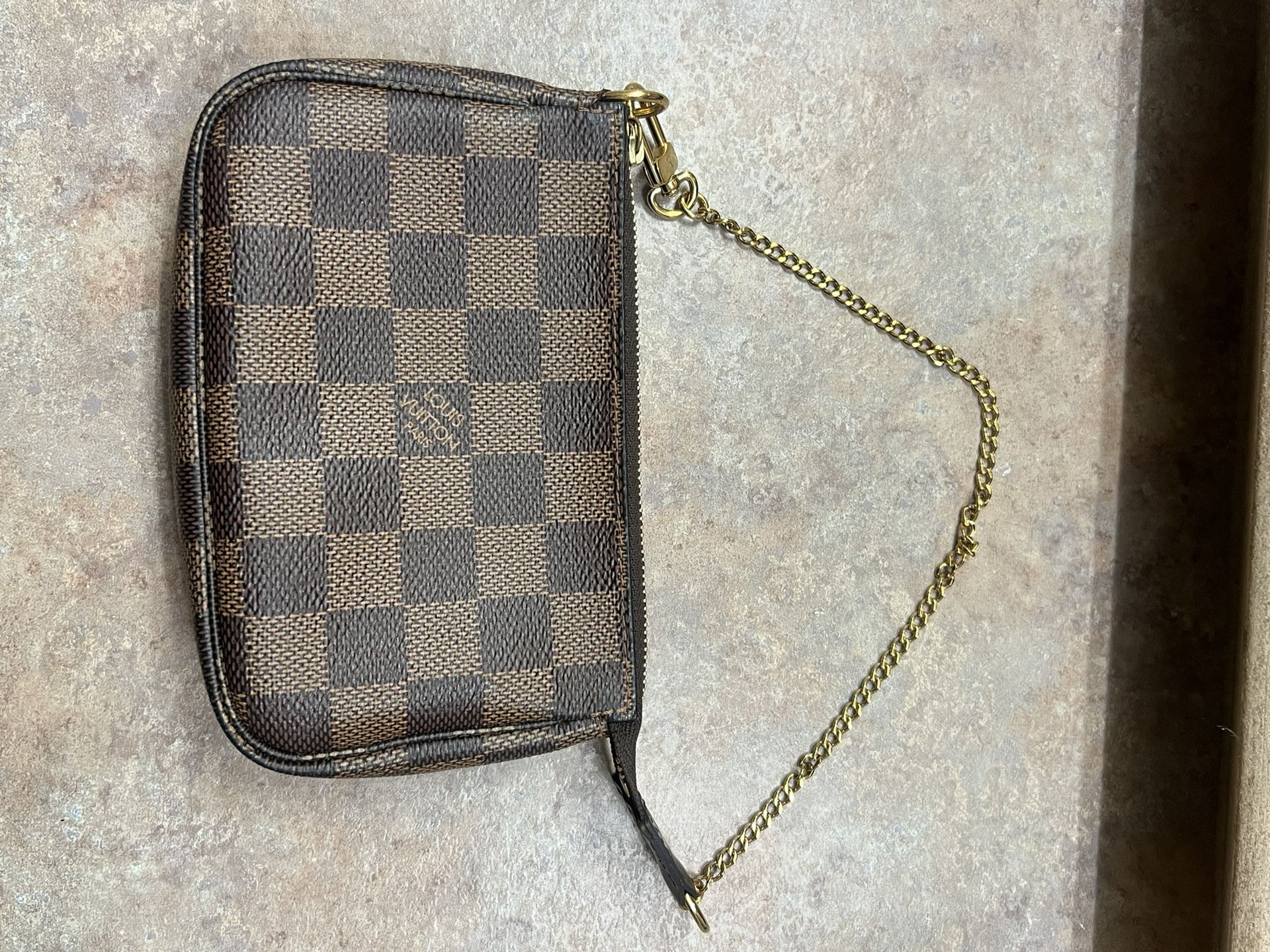 Louis Vuitton Pochette