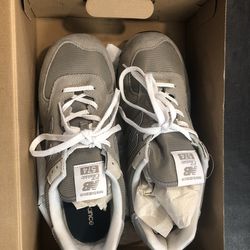 New Balance Sneakers (New)