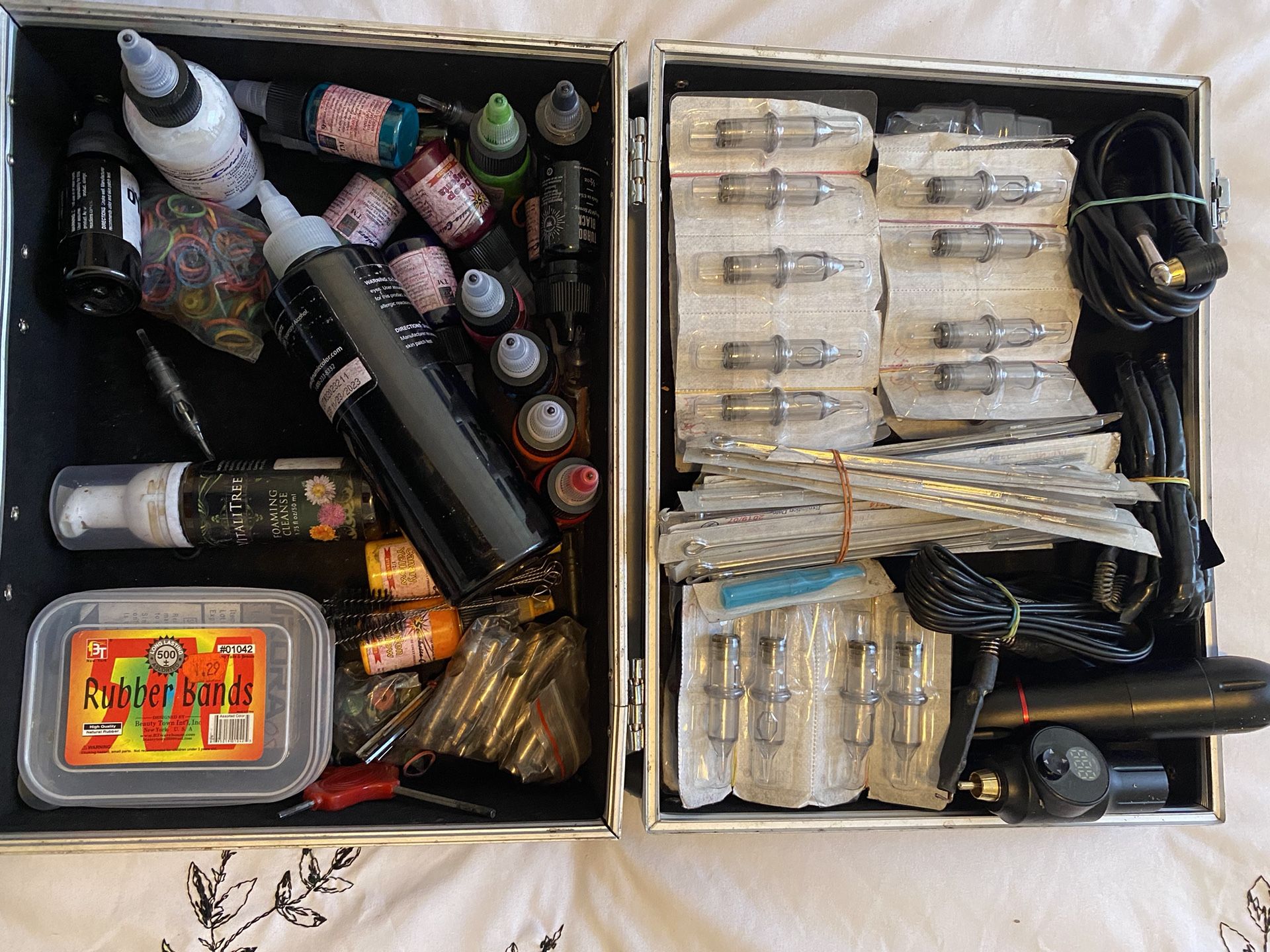 Tattoo Equipment With Ink