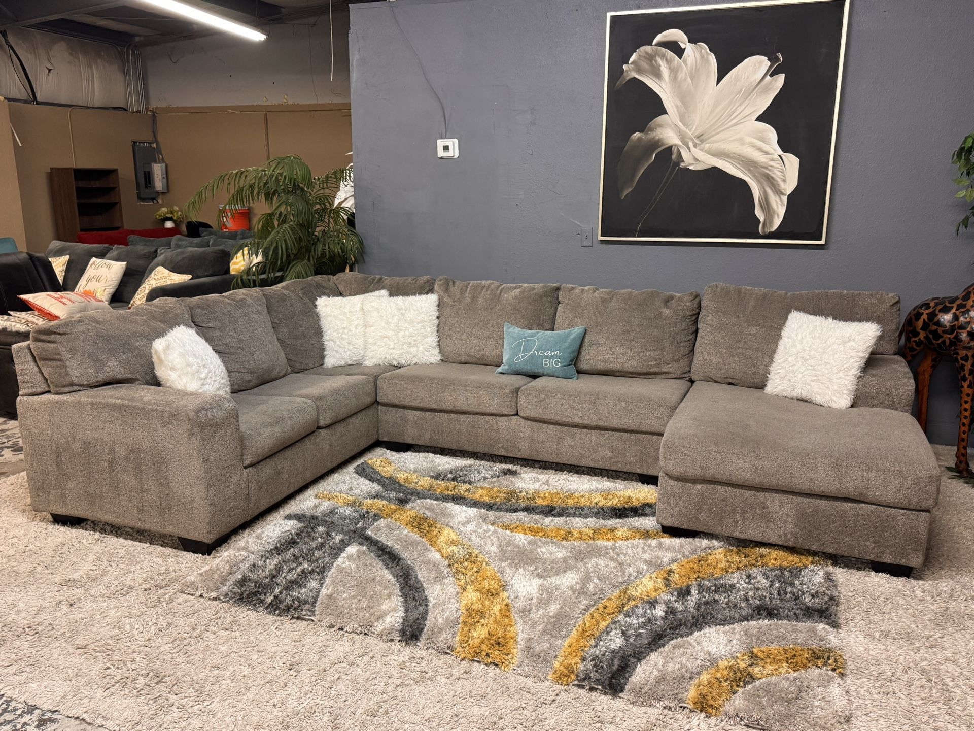 Large Ashley Furniture U Shaped Sectional Couch ✨Delivery Available 🚛