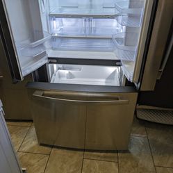 Ge Refrigerator  33 W