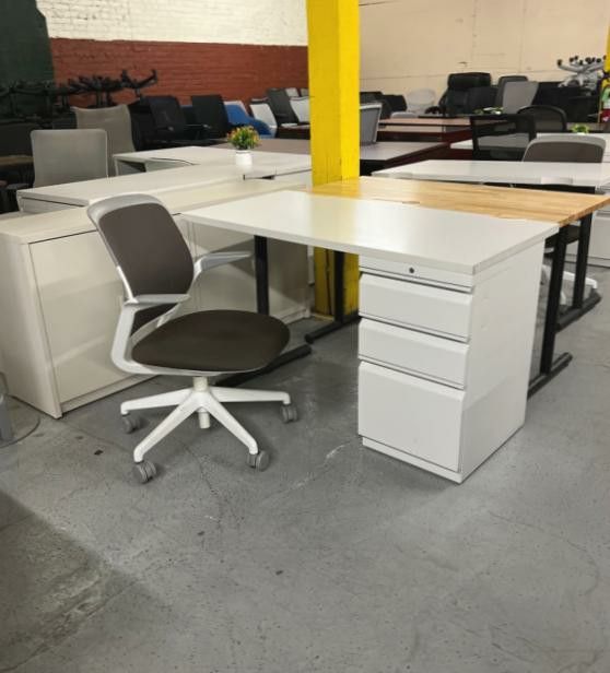 LOTS OF DESKS AVAILABLE and OPTIONS