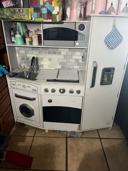 Play kitchen