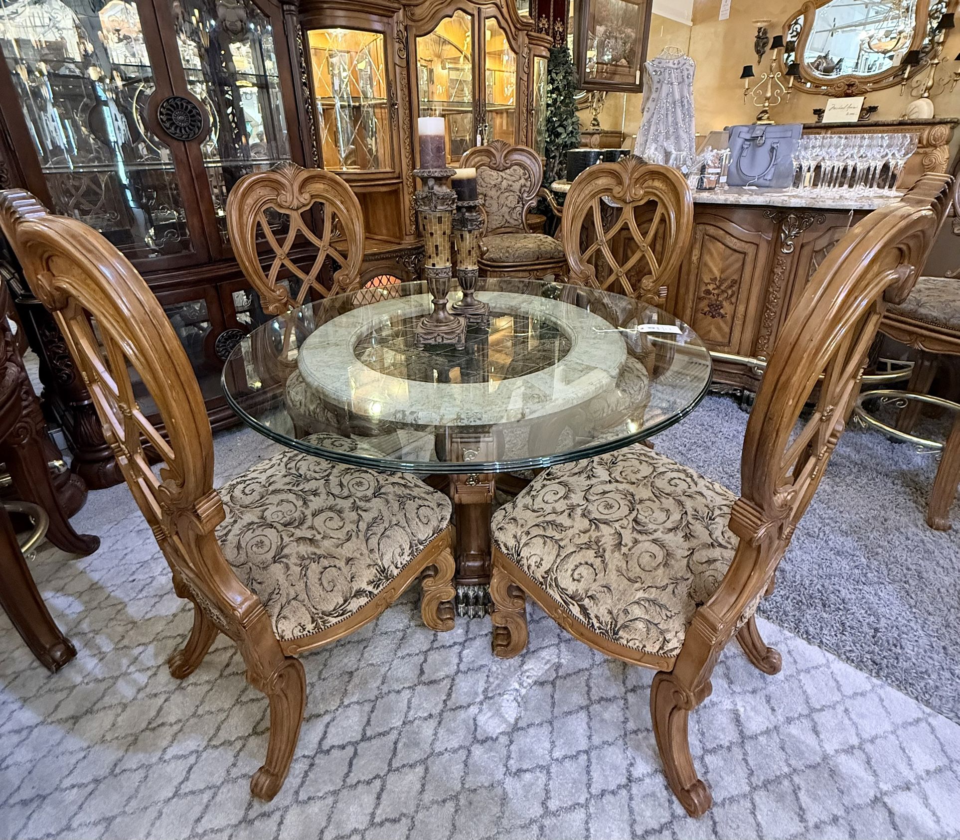 AICO By Michael Amini VENETIAN Round Dinning Table Set