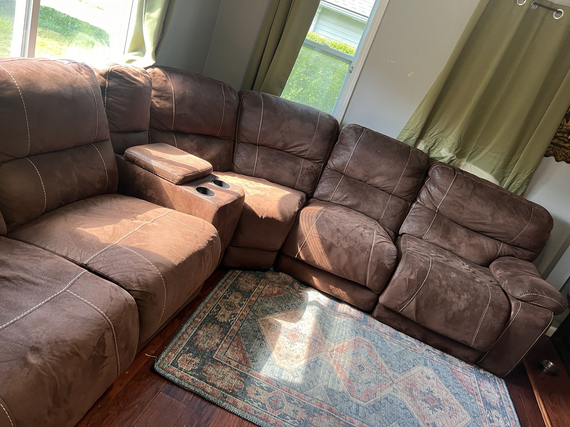 ( DELIVERY AVAILABLE)Brown recliner Sectional Couch With Cup Holders