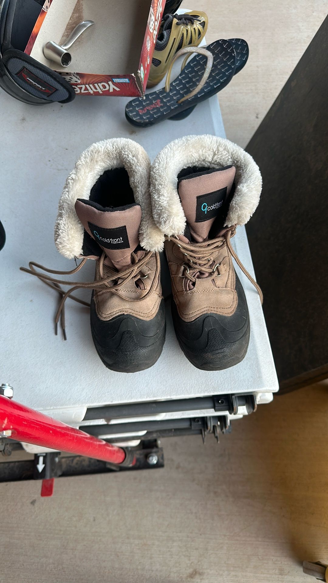 Boots Size 5 Adult USED