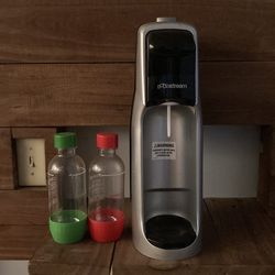 Soda stream plus two bottles