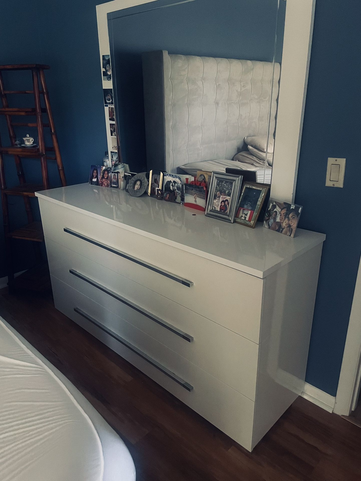 White Dresser  Good Condition Functi