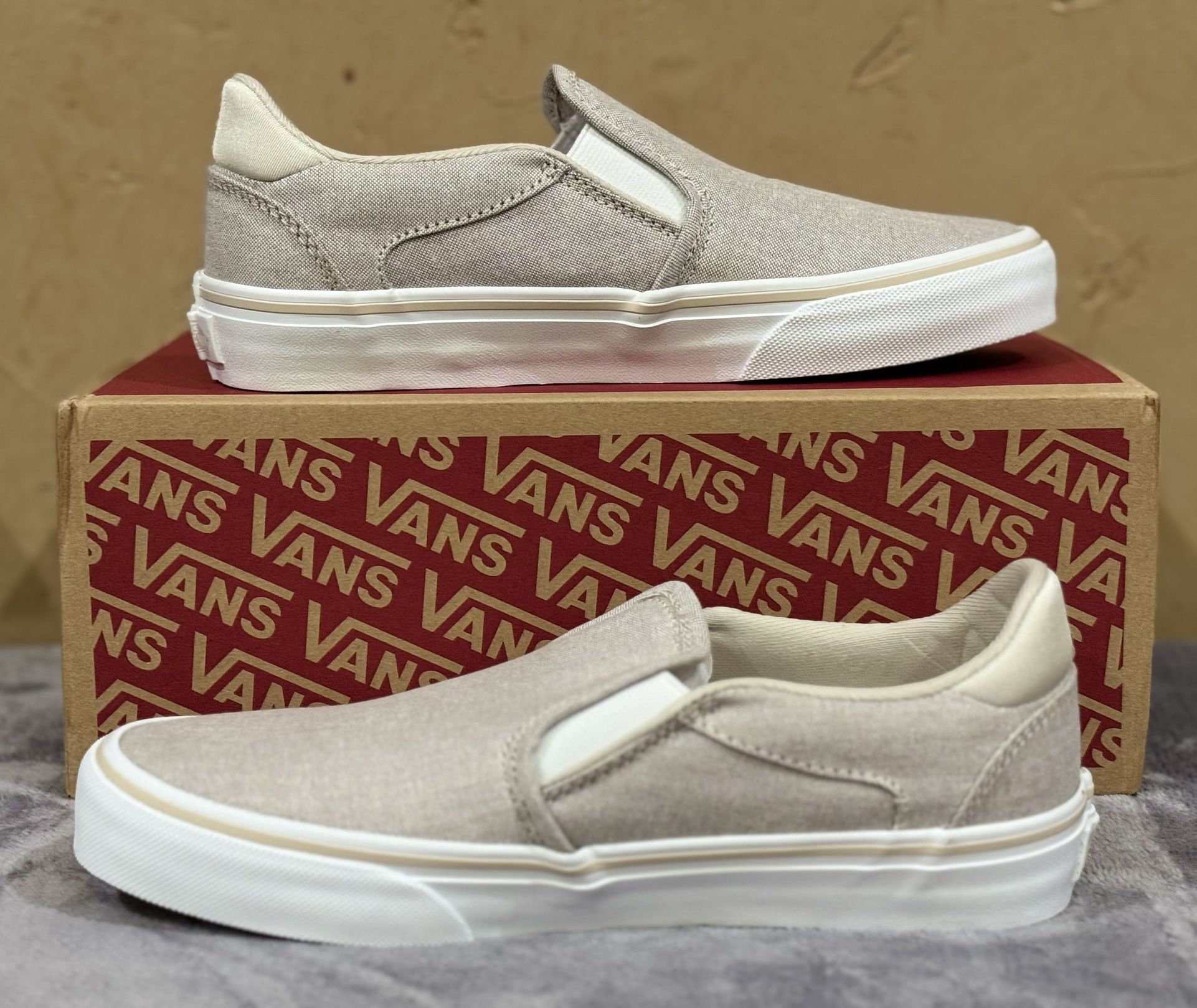 Women's- Vans Asher Deluxe Slip-On Sneaker