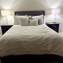 Queen Bedroom Set (dresser, Mirror, 2 Night Stands and Queen Bed)