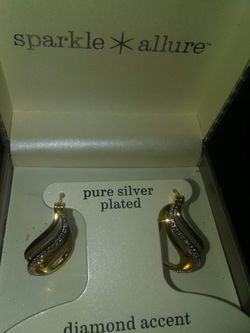 Earring new