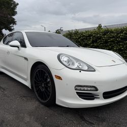 2012 PORSCHE Panamera 6 Cylinder (GTS WHEELS) CLEAN TITLE