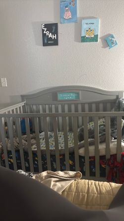 Crib——- Freeeee just pick up my son is 5 amd doesnt use it