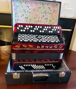 Tula Etude 205M Russian Bayan Accordion (Тула Этюд-205М)