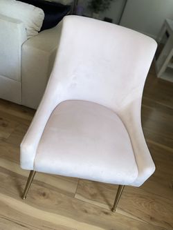 Velvet Pink Chair 