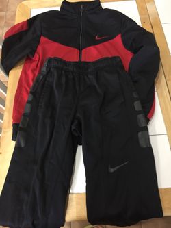 Nike sweatsuit size medium/large boys