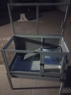 Hutch for rabbit or/Guinea pig