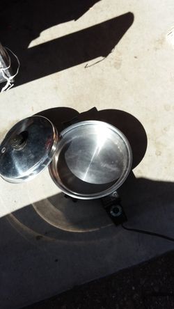 Saladmaster round electric skillet