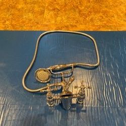 Bathtub faucet with hand sprayer