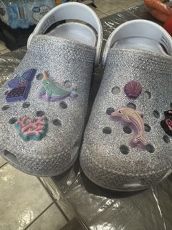 Little Girl Crocs Size 10 And 11