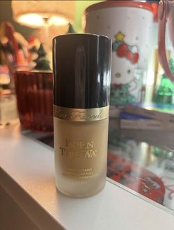 Too Faced Born This Way Foundation 