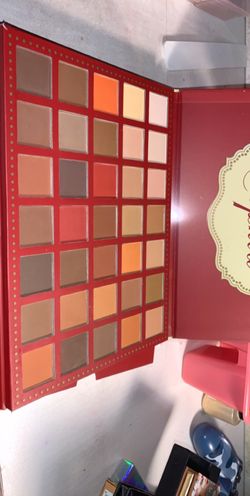Makeup palette