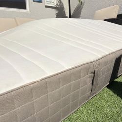 For sale: KING mattress, IKEA Haugesund.