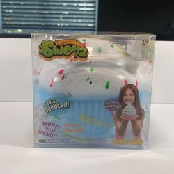 Squeezee Sweetz Scented Squishy Cupcake Squeeze Toy BlueWhite Ages 3+