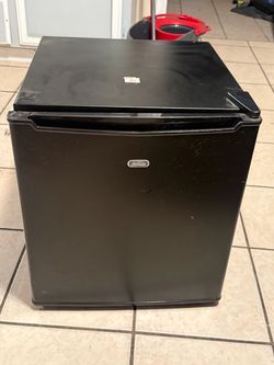 Sunbeam Mini refrigerator
